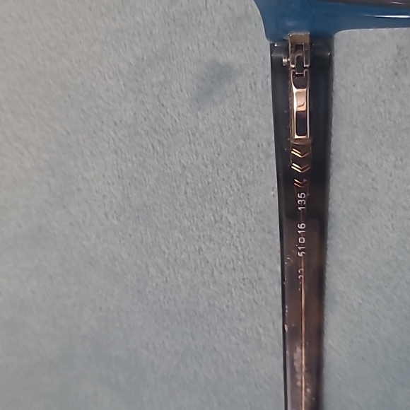 Ray Ban glasses with case - Picture 2 of 3